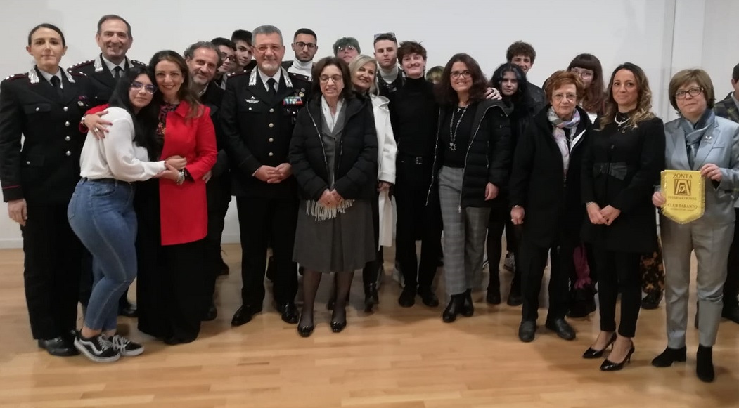 2019 11 25 Giormata violenza donne carabinieri BA