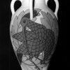 Vaso  - Vaso a forma di “pignata” quadriansata con decoro di uccello su foglie.Scarica il file