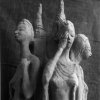 Statua  - Statua con figure femminili a tutto tondo. Opera di Roberto Quaranta, alunno di Vincenzo De Filippis. Particolare.Scarica il file