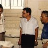 Viaggio d’istruzione a Malta di una classe della Scuola Media Annessa - Il Preside Antonio Arces con due rappresentanti della Repubblica di Malta.Scarica il file