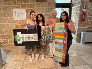 La DS con le studentesse alla premiazione